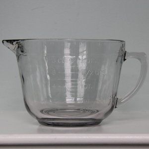 BYE-BYE SALE Anchor Hocking 8-Cup Measuring Cup